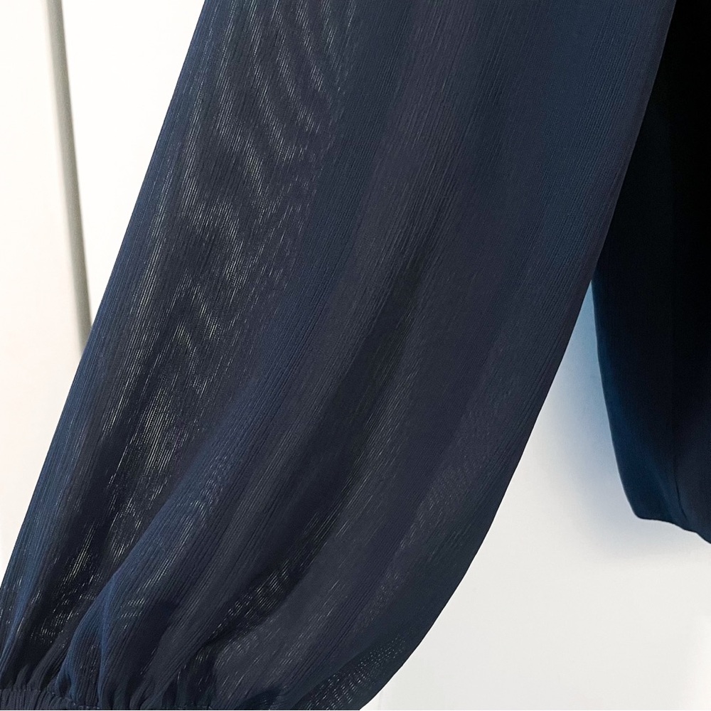 Elegant Navy Blue Women's Top XL - Picture 3 of 7
